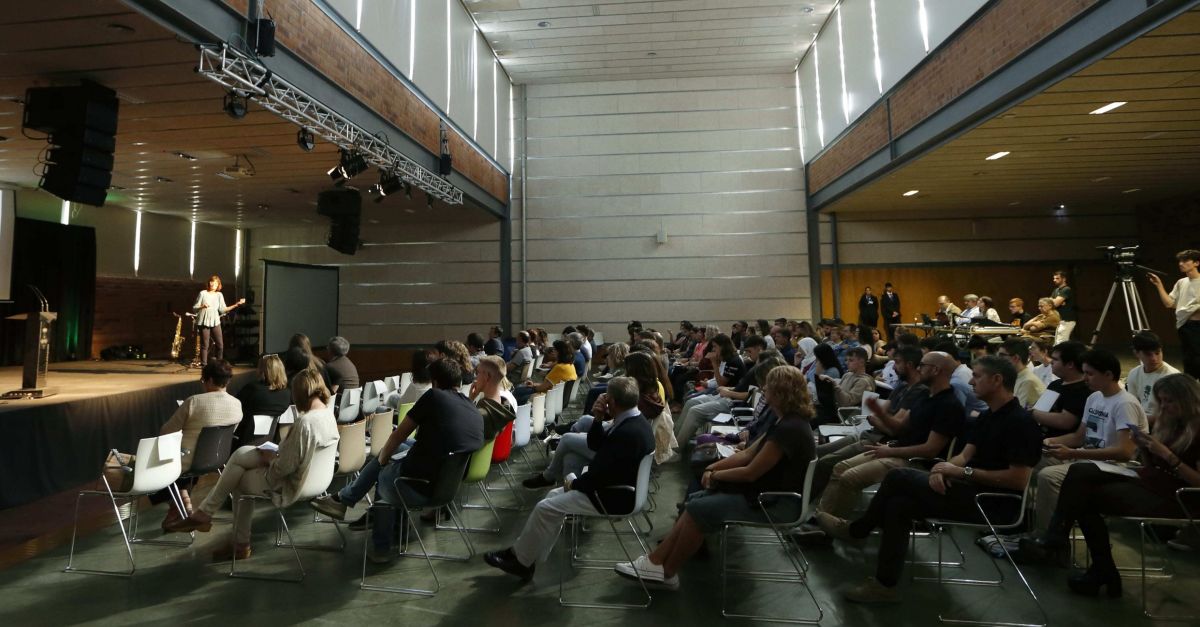 150 persones debaten sobre intel�lig�ncia artificial a Amposta amb motiu del Science Needs You!