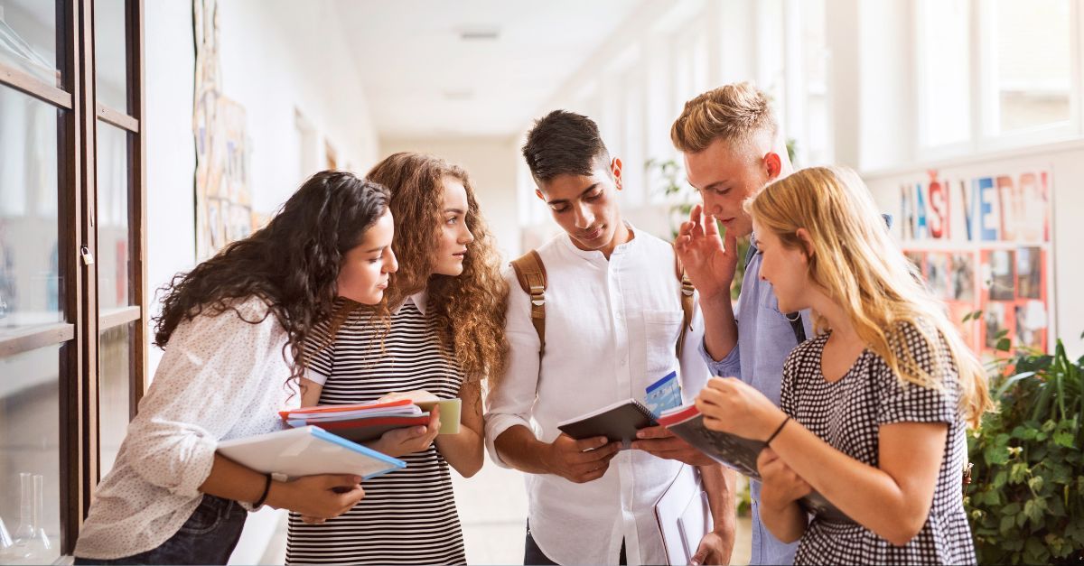 Oberta la convocat�ria d�ajuts a estudis superiors del curs 2022/2023