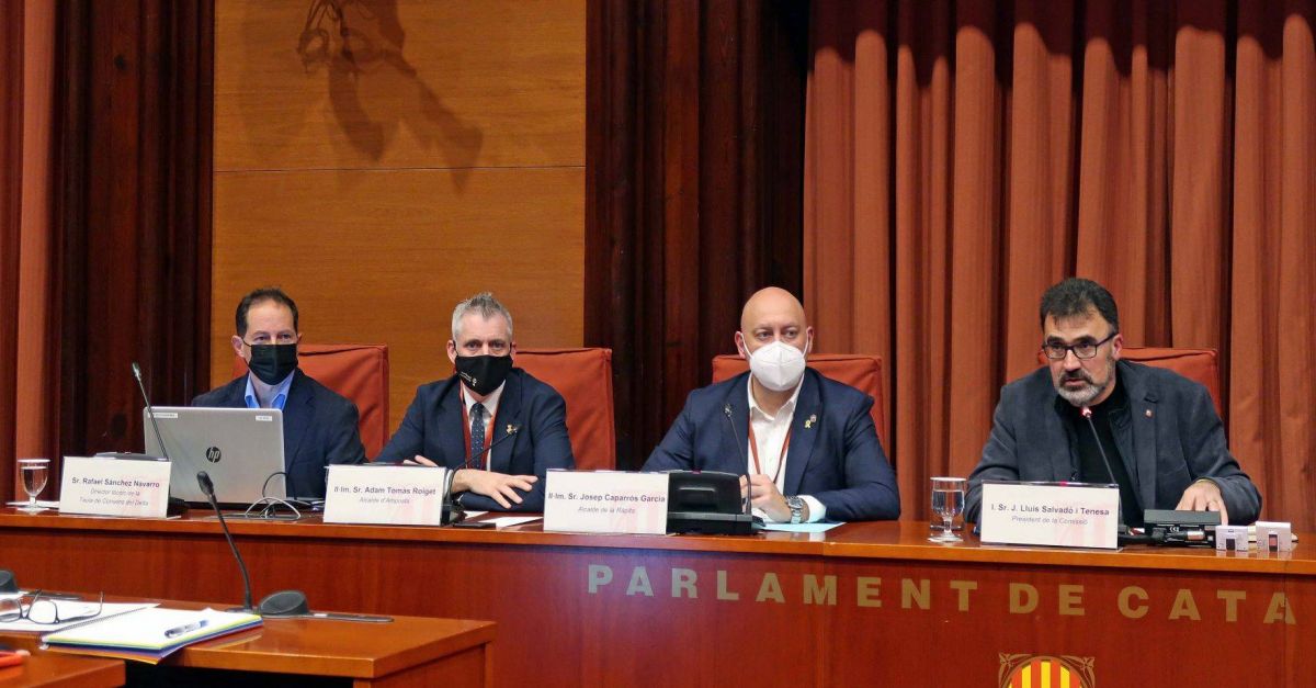 Alcaldes del delta de l�Ebre reclamen al Parlament consens entre administracions i inversions per preservar l�espai