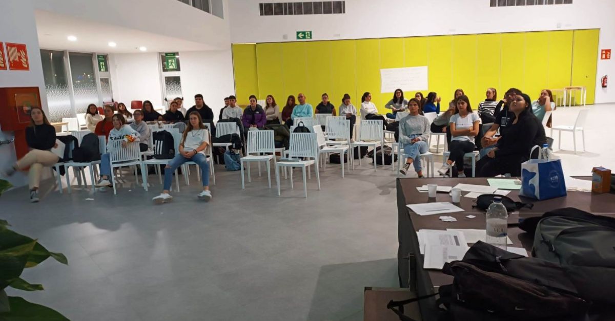 Alumnes del Montsi� reben formaci� sobre conceptes b�sics del maltractament a les persones grans