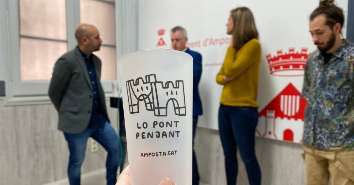 Amposta impulsa l��s de gots reutilitzables als actes municipals