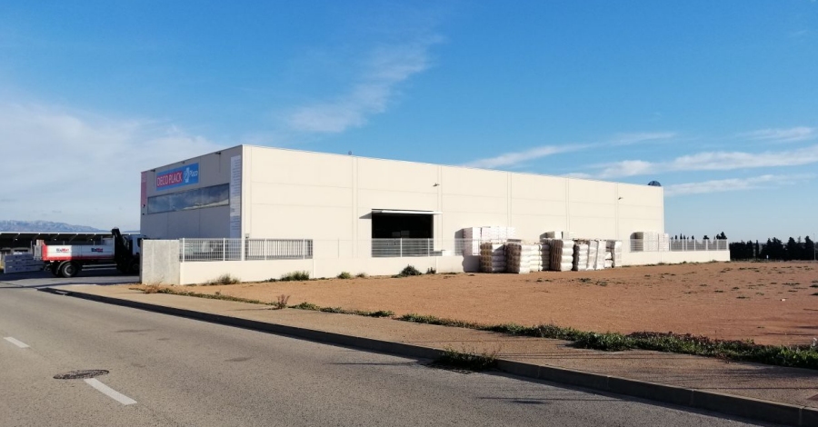 L�Ajuntament ven una parcel�la de 3.500 metres quadrats de l�Oriola per a l�ampliaci� d�una empresa ampostina