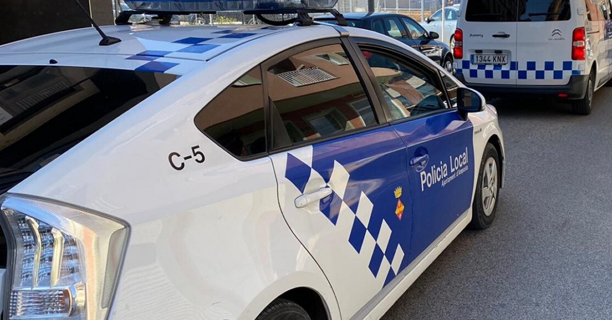 La Policia Local dAmposta facilitar gratutament els atestats i informes daccidents de trnsit.