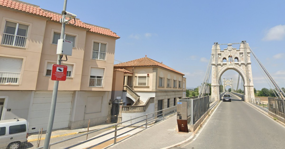 Amposta demana canvis legals per installar cmeres a les illes de contenidors i combatre els abocaments incvics