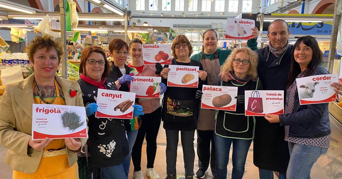 Per Sant Jordi, catal� de proximitat als mercats d�Amposta i Tortosa