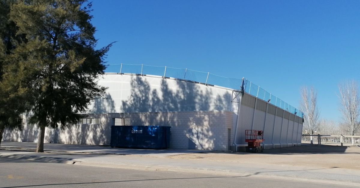 Comencen les obres de rehabilitaci� de la coberta del pavell� 3