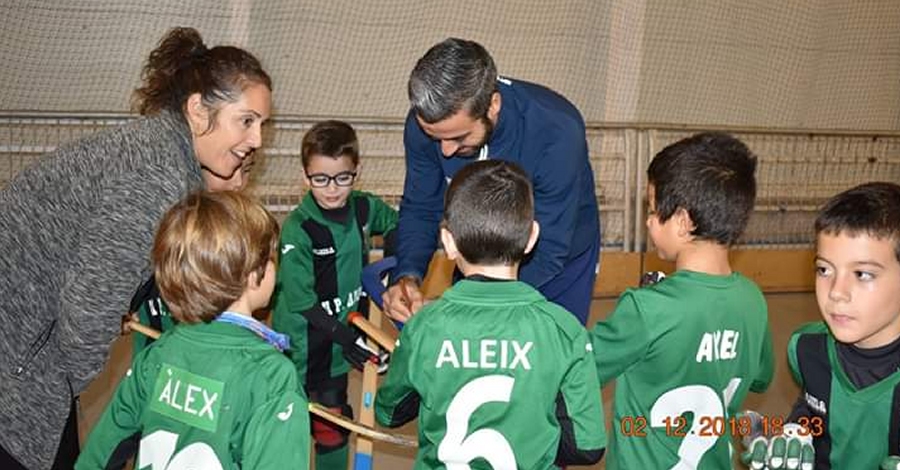 L’ampost Xavi Costa imparteix una masterclass al Club Hoquei Amposta | Amposta.info