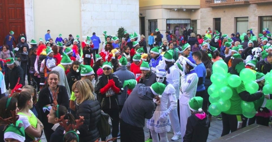 La Sant Silvestre torna a omplir de corredors els principals carrers de la ciutat per acomiadar el 2016