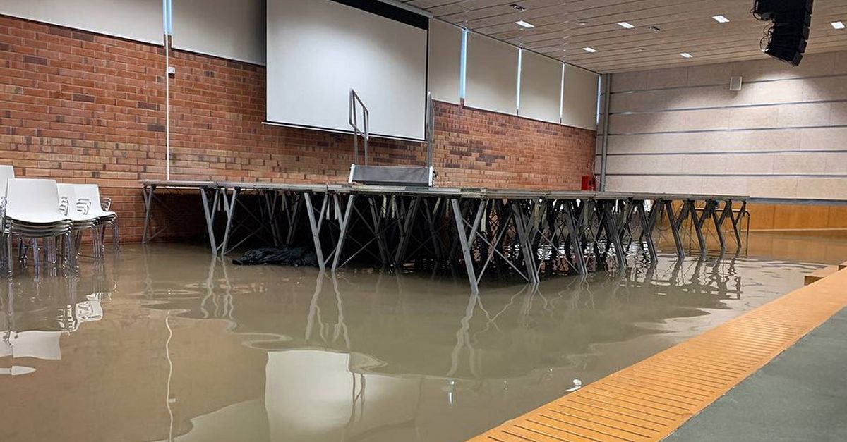 Els forts aiguats de la matinada de dimarts a dimecres provoquen danys en diferents edificis municipals