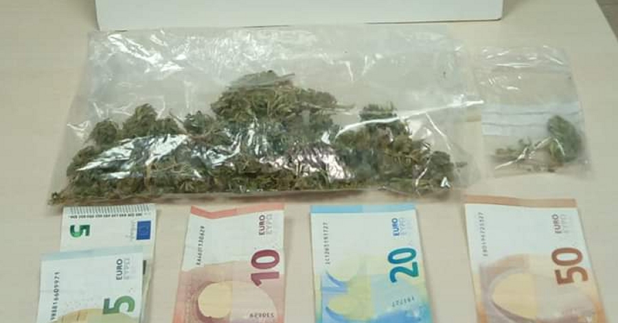 Un detingut com a presumpte autor d&rsquo;un delicte de tr�fic de drogues