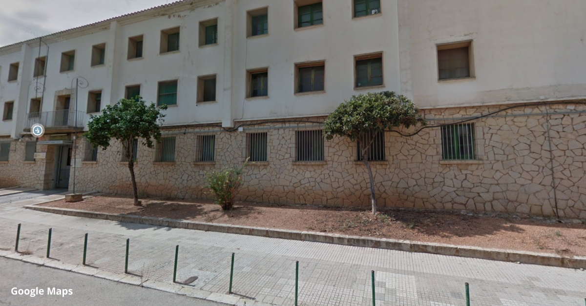 Tanquen la caserna de la Gu�rdia Civil d&rsquo;Amposta per enderrocar-la i construir-ne una de nova