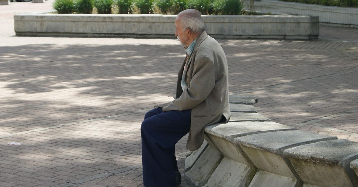 Amposta enquesta les persones grans que viuen soles per detectar situacions de vulnerabilitat