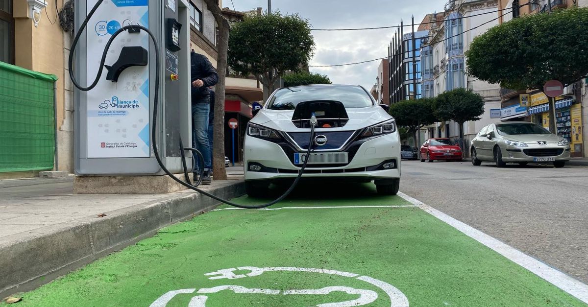 Amposta ja disposa de dos estacions de rec�rrega de vehicles el�ctrics