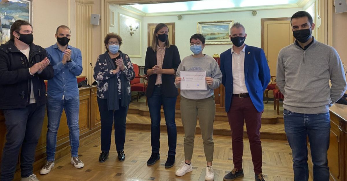 Un estudi socioling��stic del catal� a Amposta i a Catalunya, premi de Recerca de Batxillerat