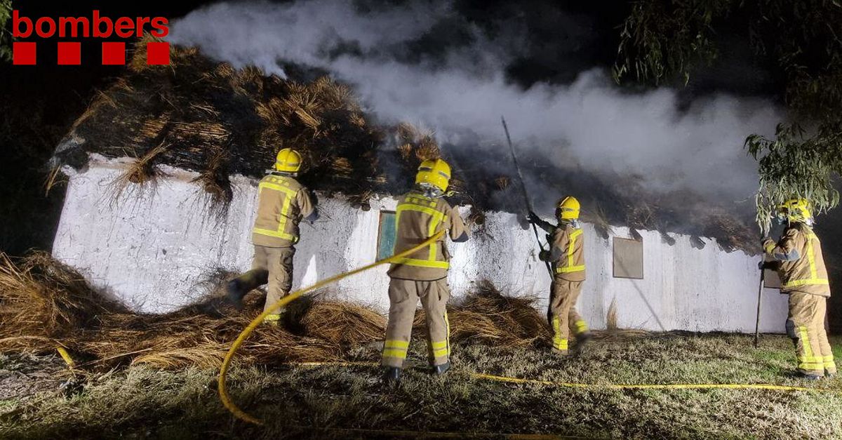 Incendi a la barraca tradicional que l�ajuntament d�Amposta t� al Poble Nou