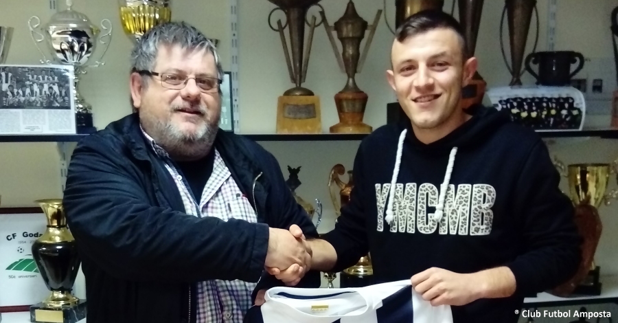 El davanter Iv�n P�ez s�incorpora a la plantilla del CF Amposta