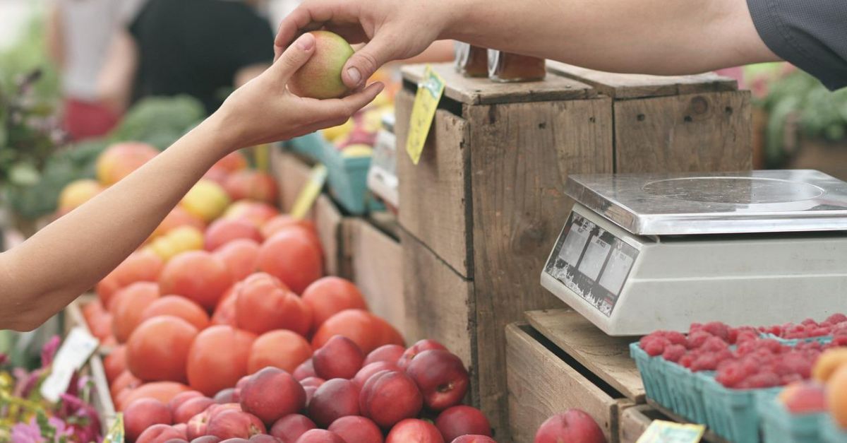 Menjar fruita i verdura variada disminueix el risc cardiovascular, segons un estudi de la URV