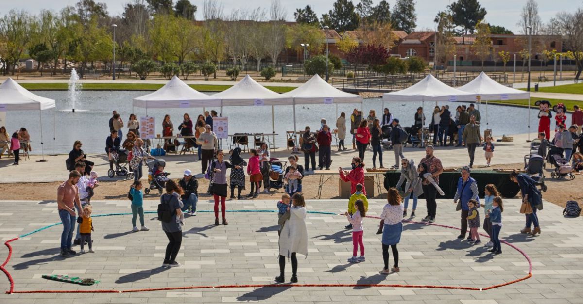 Un centenar de persones participen en la fira 