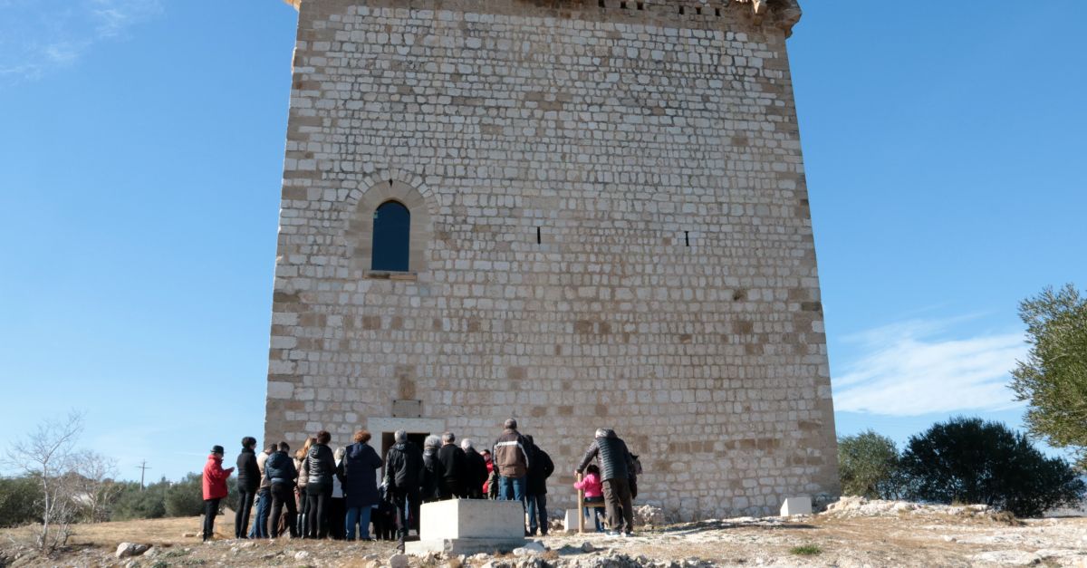 Mig centenar de torres, talaies i talaiots s&rsquo;encenen simult�niament per denunciar el drama migratori del Mediterrani