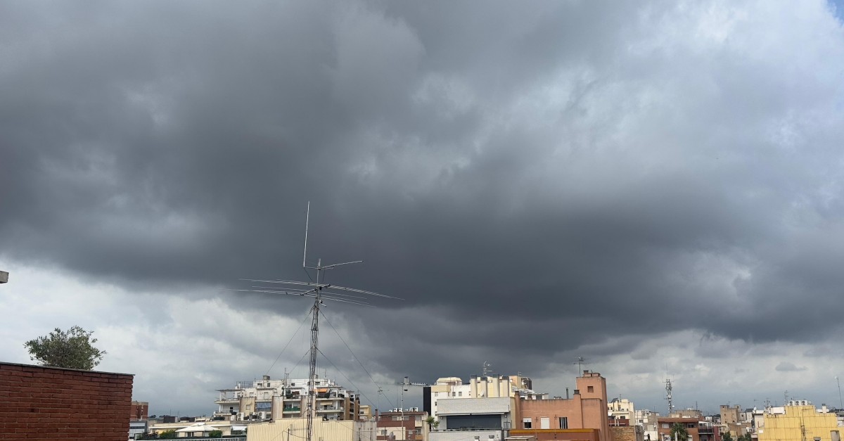 Inestabilitat atmosfrica a Amposta: cel tapat i risc de ruixats intermitents (23/7/2025)