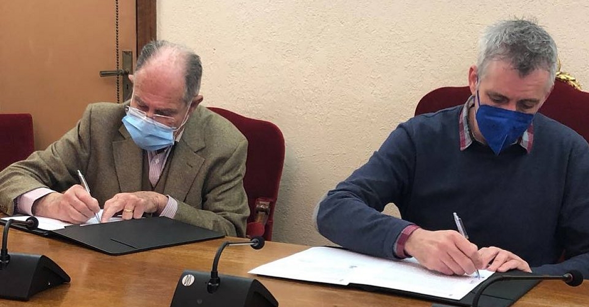 Francisco Torres cedeix a l�Arxiu Municipal els seus arxius professionals