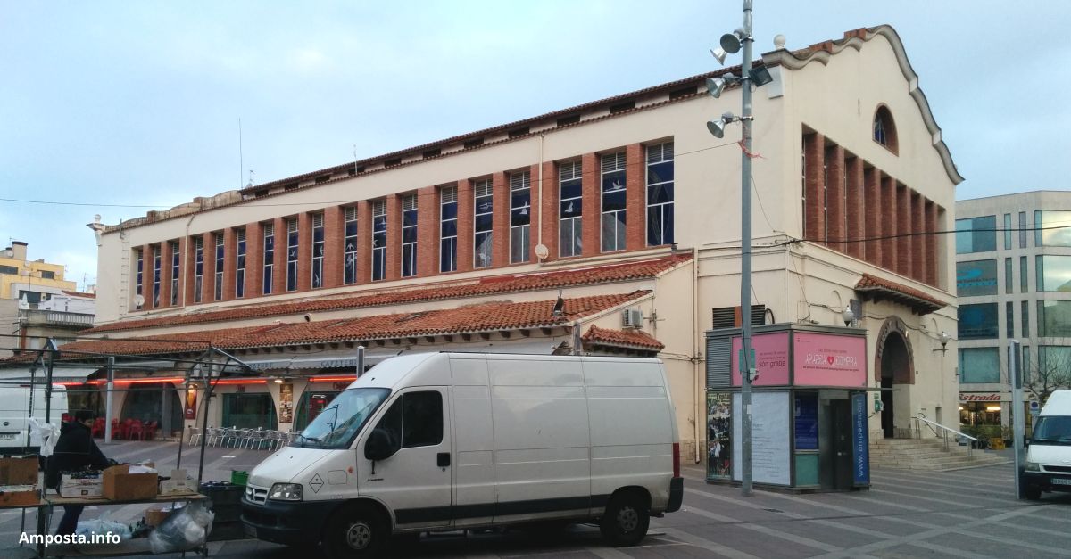 Els paradistes demanen fer la segona fase de les obres de remodelaci� del Mercat de forma esglaonada per evitar el tancament