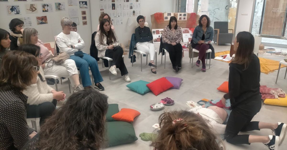 M�s de 120 dones i xiquetes participen en les terceres Jornades de Cultura Menstrual