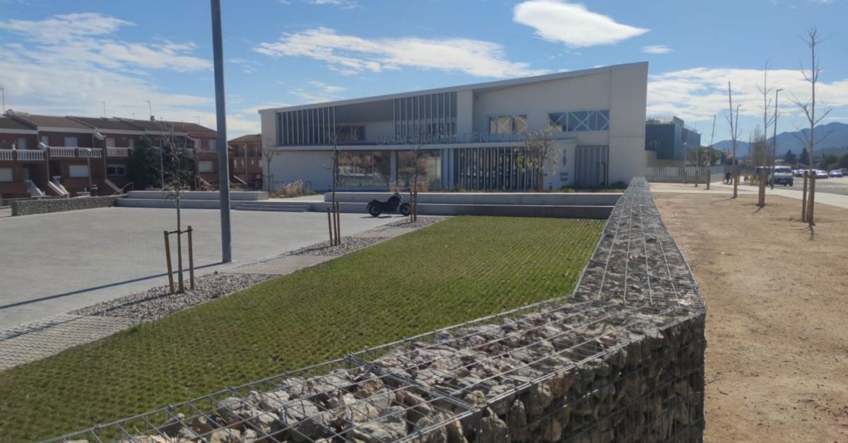 La pla�a de davant del Casal C�vic ser� la pla�a de les Llevadores d�Amposta