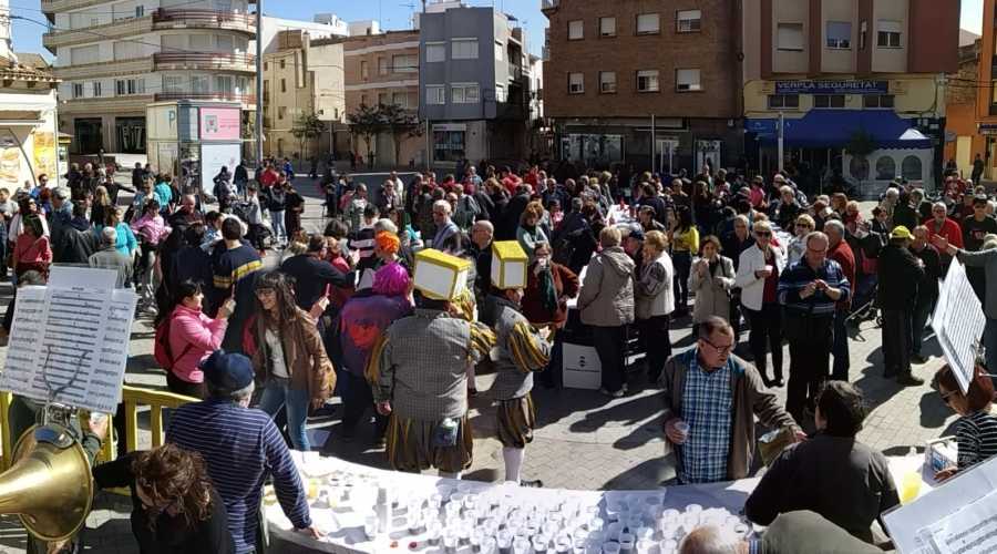 El carnaval omple els carrers d�Amposta de disfresses