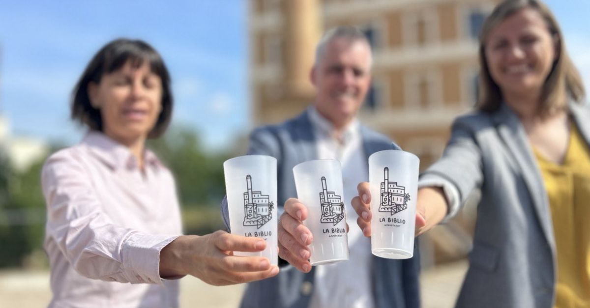 El mol� de Cerc�s i la Biblioteca protagonitzen els gots reutilitzables de la Festa del Mercat