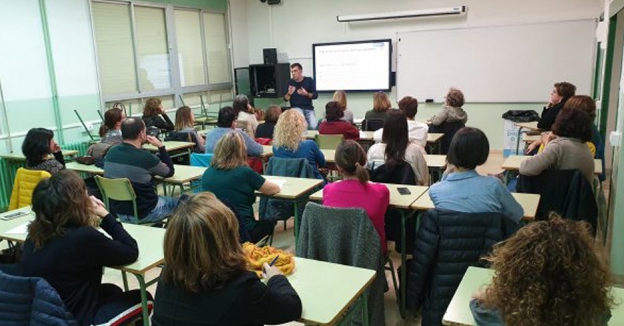 L�Ajuntament d�Amposta posa en marxa un programa per enfortir els vincles entre pares i fills de secund�ria