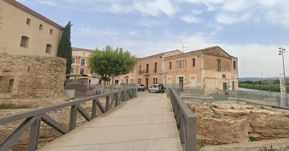 El balan del Pla dAcci Municipal dAmposta posa el focus en el turisme sostenible, les energies verdes i leducaci