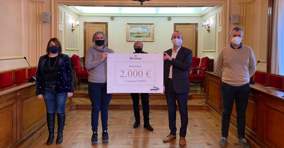 Remsa fa un donatiu de 2.000 euros a l�associaci� AHIDA en motiu de l�acci� solidaria �Amposta amb Cor�