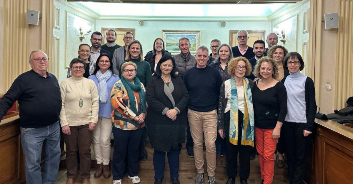 LAjuntament signa els convenis de collaboraci anuals amb nou entitats socials dAmposta