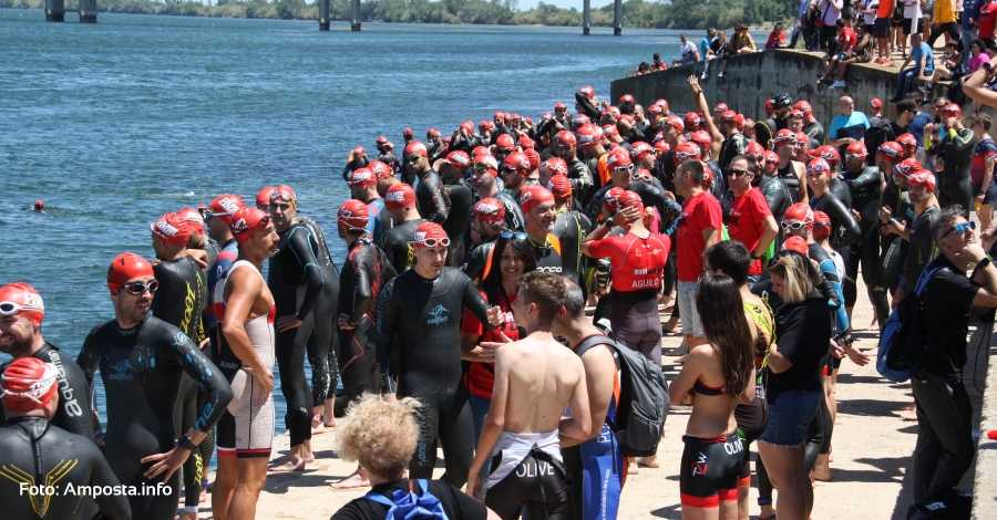 M�s de 600 triatletes es donen cita al triatl� d�Amposta