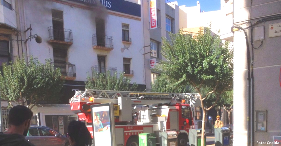 Un incendi crema el pis superior de la cafeteria Tradicionarius